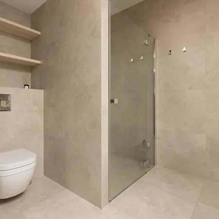 Unique Tower Premium Lux Heart Of By Renters Prestige ワルシャワ