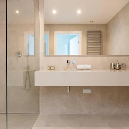 Unique Tower Premium Lux Heart Of By Renters Prestige * ורשה