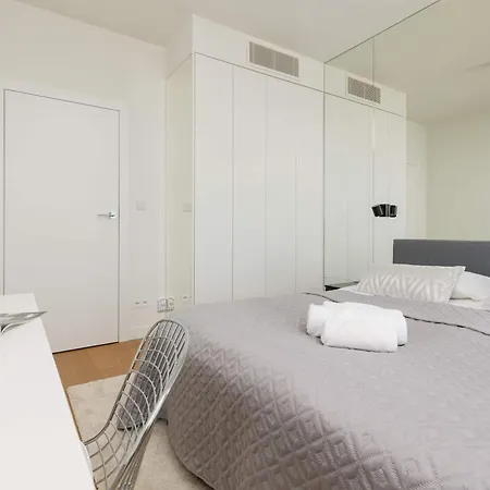 Apartman Unique Tower Premium Lux Heart Of By Renters Prestige