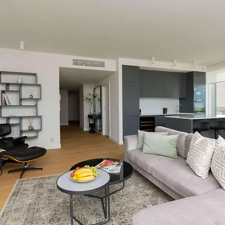 Unique Tower Premium Lux Heart Of By Renters Prestige דירה